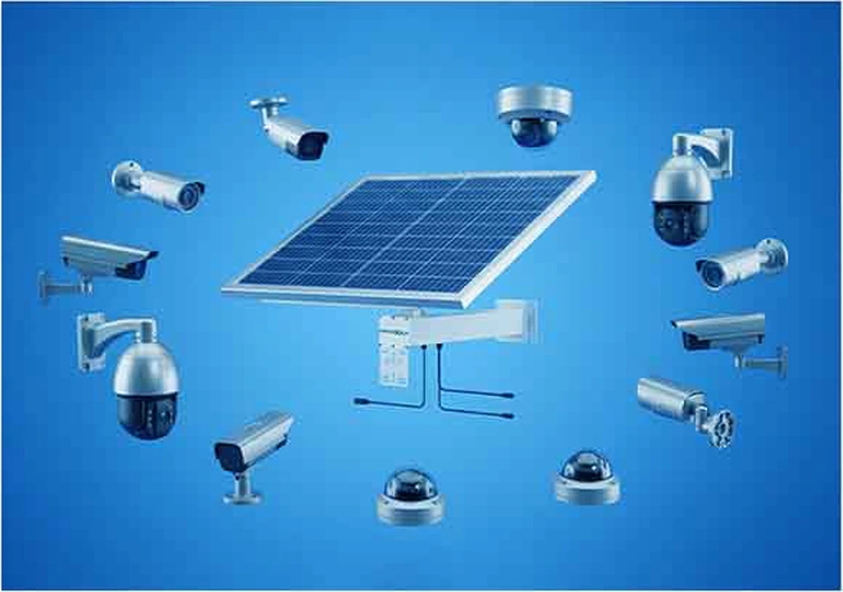 Système solaire entouré de caméras extérieures compatibles